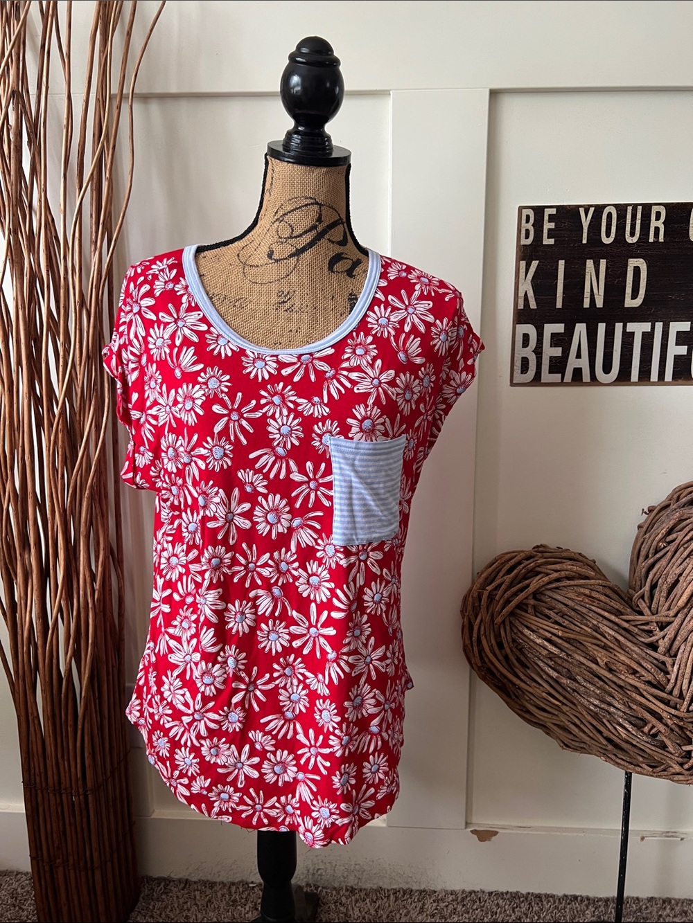Red Floral Pocket Scoop Neck Women’s Top